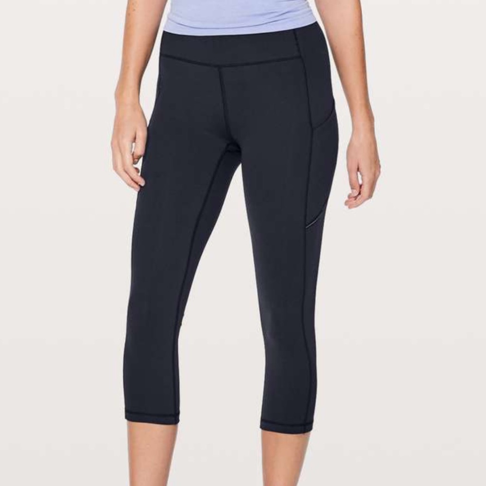 Lululemon speed up crop 21 in midnight navy blue size 10